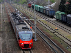 Из-за подрыва на железной дороге задерживается поезд из Москвы в Кисловодск