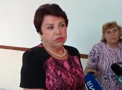 «Это не входит ни в какие рамки и противоречит кодексу судейской этики»: ставропольского судью отправили в отставку после скандального ролика с голой блондинкой