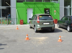 В Буденновске «Калина» въехала в дверь магазина: пострадала женщина