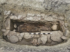 Скелеты, утварь и украшения нашли при раскопках на Ставрополье