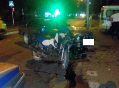 Мотоциклист без шлема серьезно пострадал в столкновении с BMW в Ставрополе