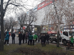 Посетителей и работников ЦУМа и других крупных торговых центров срочно эвакуировали в Ставрополе