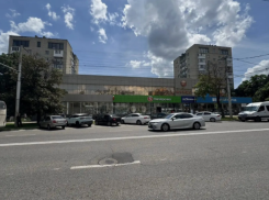 Коммерческое здание с «Читай-городом» в центре Ставрополя выставили на продажу за полмиллиарда рублей 