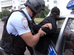 Перевозившего в машине гранату и наркотики мужчину осудили на три года в Ставропольском крае