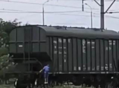 Малолетние зацеперы катались на движущемся поезде в Невинномысске