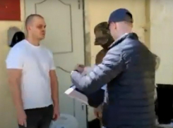 Появилось видео задержания замглавы Ставрополя Ивана Скорнякова сотрудниками УФСБ