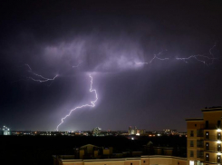 О самом мощном разряде кисловодской молнии в мире поспорили в социальных сетях