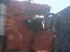 «Магнитовская» фура врезалась в другой большегруз на трассе в Ставропольском крае 