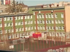 Прыжки на батут из окна гимназии напугали жителей Ставрополя