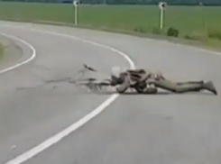 Парашютиста протащило по трассе после неудачного приземления в Пятигорске 