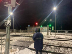 Ребенок упал на железной дороге и получил травму головы в Пятигорске 