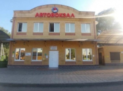 Один в реанимации, четверо в отделениях больницы — главное о взрыве гранаты в Изобильном к этому часу