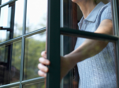 Упавший с пятого этажа житель Ставрополя отказался от госпитализации