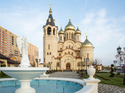 Начались ежедневные богослужения в соборе святого князя Владимира в Ставрополе 