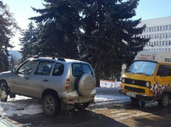 Автохама на «Шевроле-Нива» в Пятигорске наказали благодаря фото в соцсети 