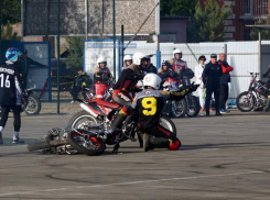 «Бежит быстрее мотоцикла»: мотобольный матч в Ипатово закончился судейским скандалом