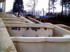 Пресс-служба правительства Ставрополья забыла, что Каскадную лестницу открыли в декабре?