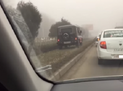 Хамская езда УАЗа по газону в Ставрополе попала на видео