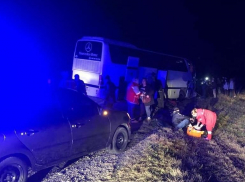Столкновение грузовика и автобуса на Ставрополье привело к гибели водителя и травмам четверых человек 