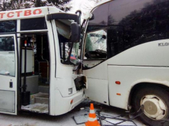 Туристы пострадали при столкновении автобусов в курортной зоне Пятигорска