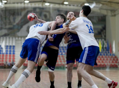 Гандболисты ставропольского «Виктора» отпраздновали в Краснодаре третью победу подряд 