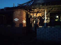 У многодетной семьи на Ставрополье сгорел дом