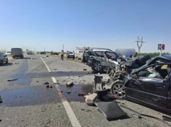 Две жизни унесла страшная авария с 4 автомобилями на Ставрополье