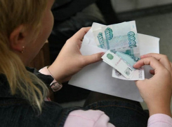 Взятку в 50 тысяч рублей за прописку мужу-иностранцу предлагала полицейскому ставропольчанка 