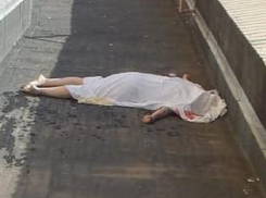 Следком начал расследование смерти выпавшей из окна девушки в Ставрополе