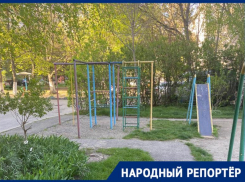 Опасную детскую площадку нашли родители на юге Ставрополя