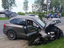 Смертью водителя и возгоранием Porsche Cayenne закончилась попытка быстро проскочить мост на Ставрополье 