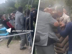 Алкоголь, маты и кулаки: драка цыган и полицейских на ставропольском кладбище попала на видео