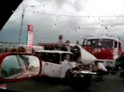 Мужчина находится в тяжелом состоянии после столкновения ВАЗа с «Мерседесом» в Пятигорске