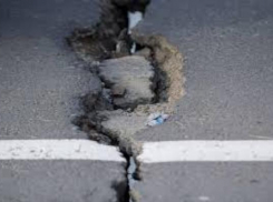 Дети добираются в школу по разрушенному мосту на Ставрополье