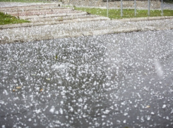 Град с сильным ветром обрушатся на населенные пункты Ставрополья в среду