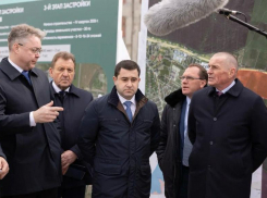 В Ставрополе заместителю министра строительства и ЖКХ России Никите Стасишину презентовали проект «Кварталы 17/77» от ГК «ЮгСтройИнвест»