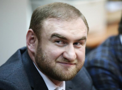 Из-за запрета на свидания с женой экс-сенатор КЧР Рауф Арашуков объявил голодовку