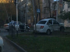 «Гранта» и «пятнадцатая» серьезно пострадали в утреннем ДТП на Ставрополье