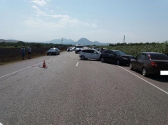 В тройном ДТП пострадали мать с ребенком на Ставрополье