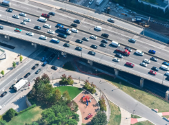 «Кто едет по обочине, тот Киркоров»: о знакомстве жителей России в пробке рассказал ставрополец 