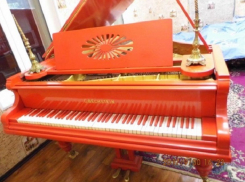 Роскошный рояль за полтора миллиона рублей продает житель Ставрополья