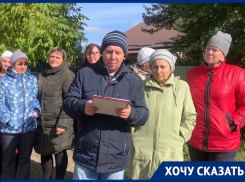 Метровые лужи, сточные воды и отсутствие тротуаров: в каком состоянии находится дорога в Михайловске 