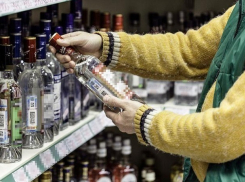  Опасную для жизни водку с ацетоном продавали в магазинах на Ставрополье 