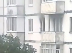 Пожар со взрывом произошел в одном из домов Ставрополя, - очевидцы 