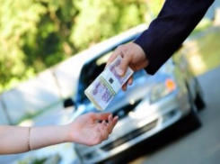 Продавец автомобиля украл у покупателя полмиллиона рублей на Ставрополье