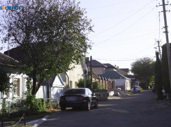 Двое мужчин в Ставрополе насильно увезли девушку на белой Lada Vesta
