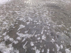 Администрацию Ессентуков обязали очистить тротуары от наледи и снега