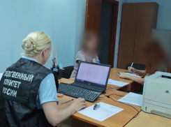 Угрожавшую ребенку кухонным ножом жительницу Ставрополя нашли и допросили 