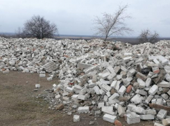 Свалку стройотходов почти в 2 тысячи квадратных метров обнаружил Северо-Кавказский Россельхознадзор в Кочубеевском округе