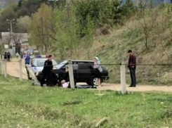 В Кисловодске водитель без прав искалечил полицейского и протаранил патрульное авто